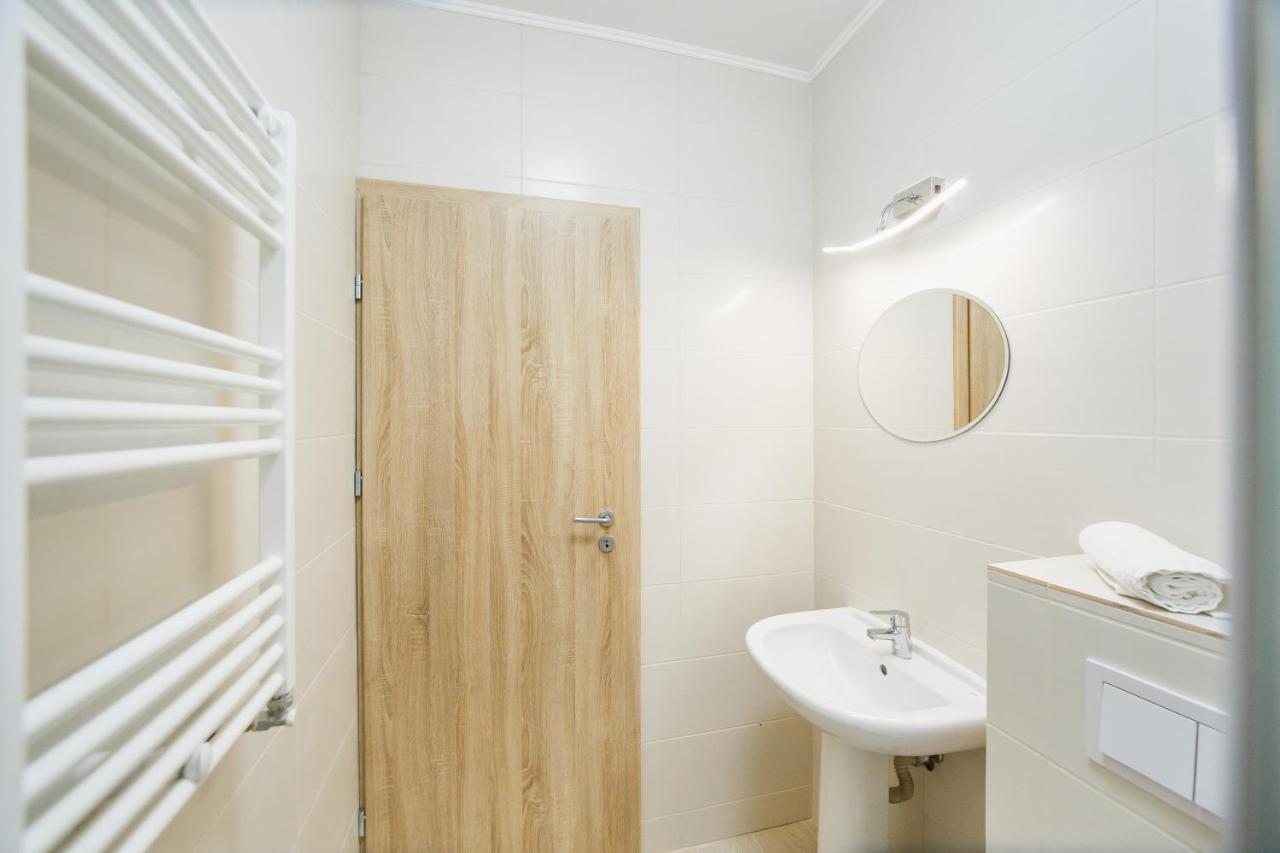 Elegant & Spacious - Central Apartment Oradea Ngoại thất bức ảnh