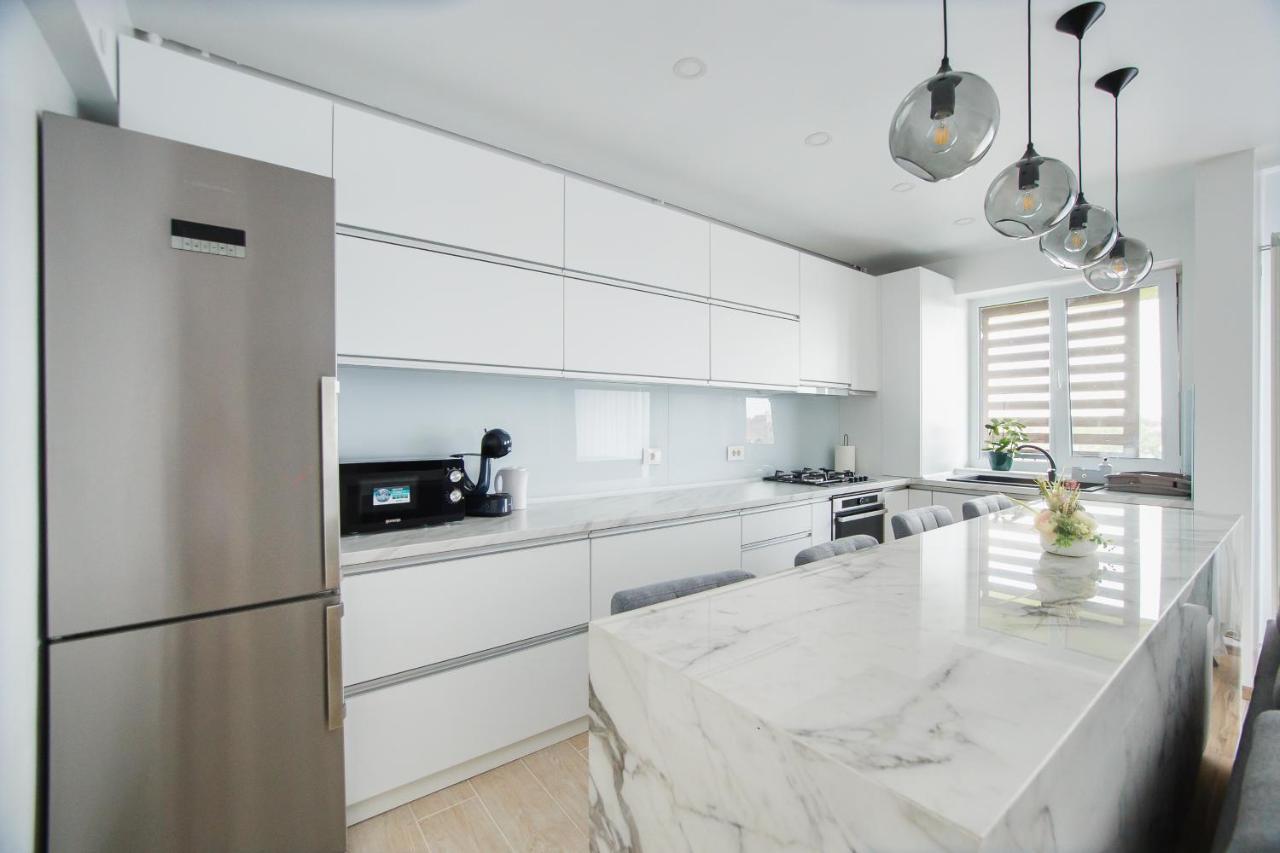 Elegant & Spacious - Central Apartment Oradea Ngoại thất bức ảnh